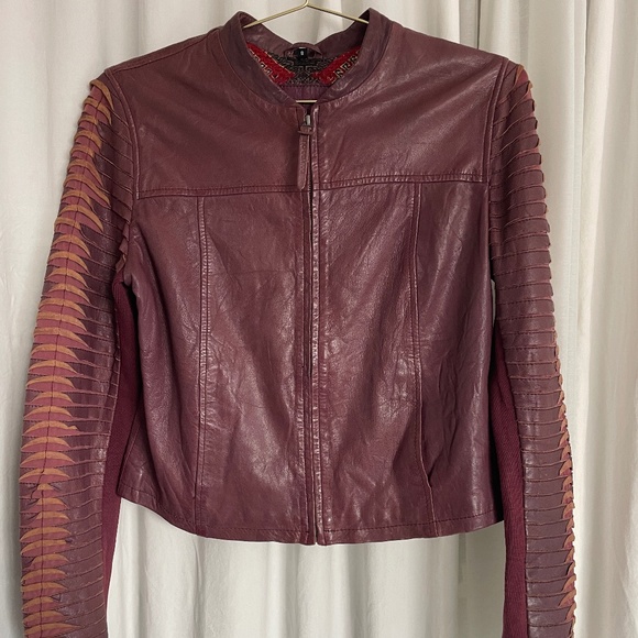 Wine coloured leather jacket. Size 8 - Picture 1 of 10